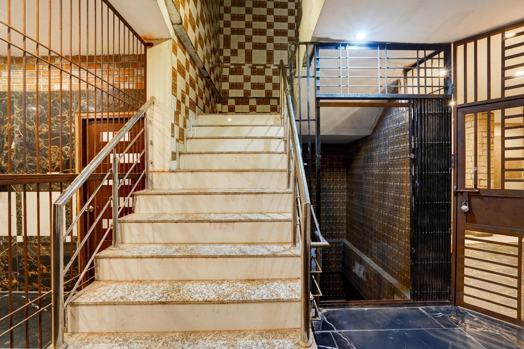 Hotel O Blue Vibes Meerut Bagian luar foto