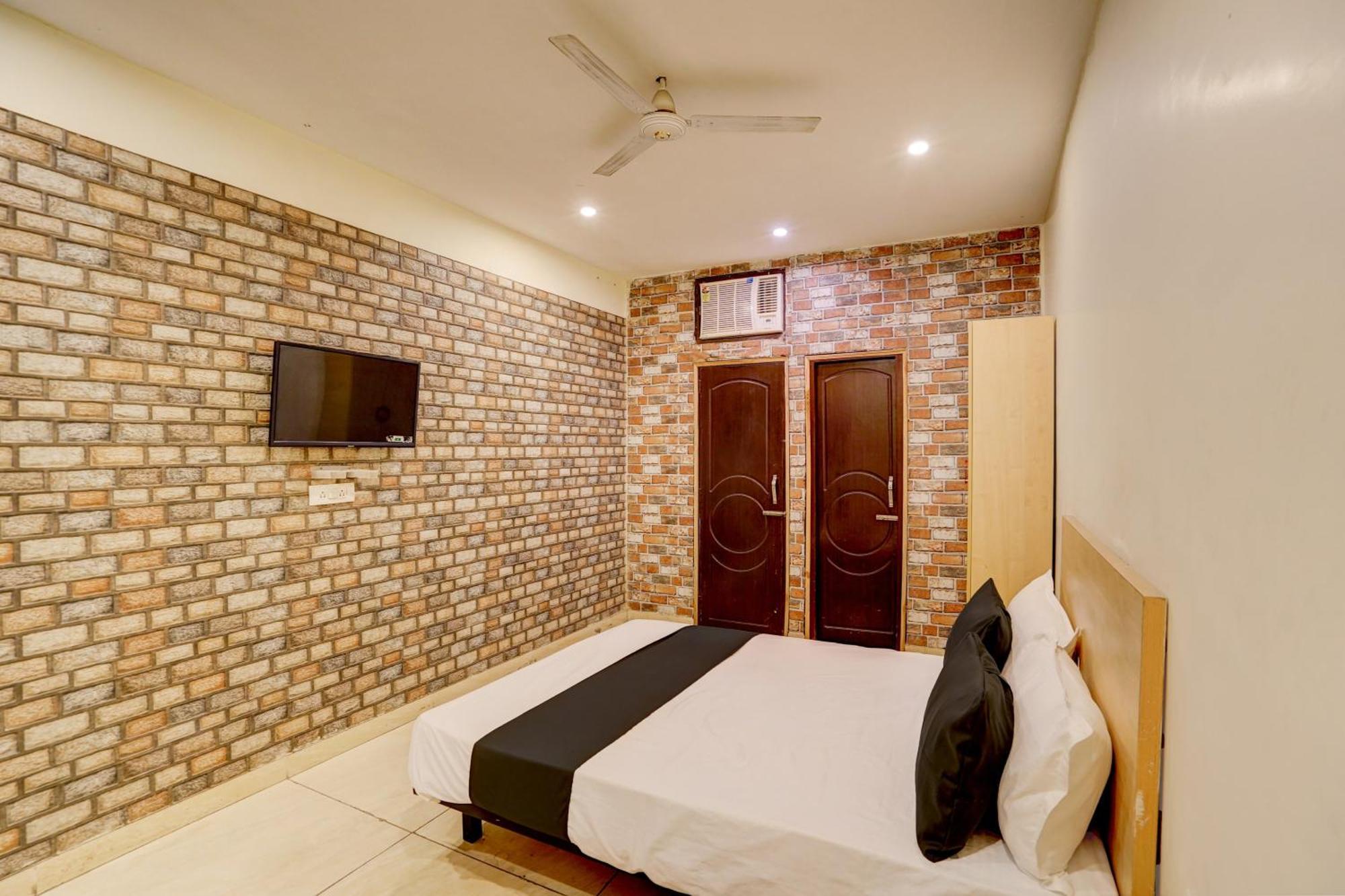 Hotel O Blue Vibes Meerut Bagian luar foto