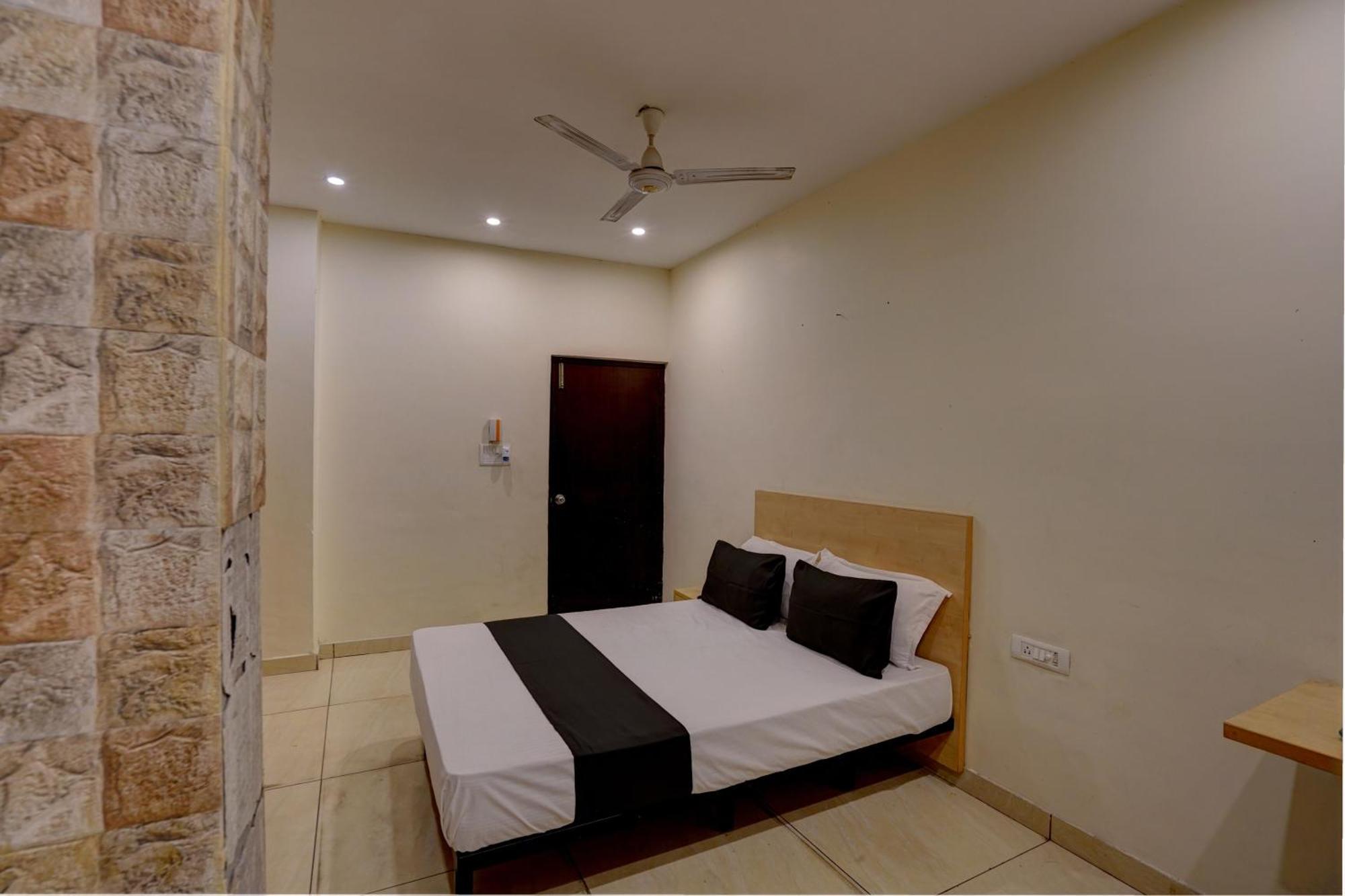 Hotel O Blue Vibes Meerut Bagian luar foto