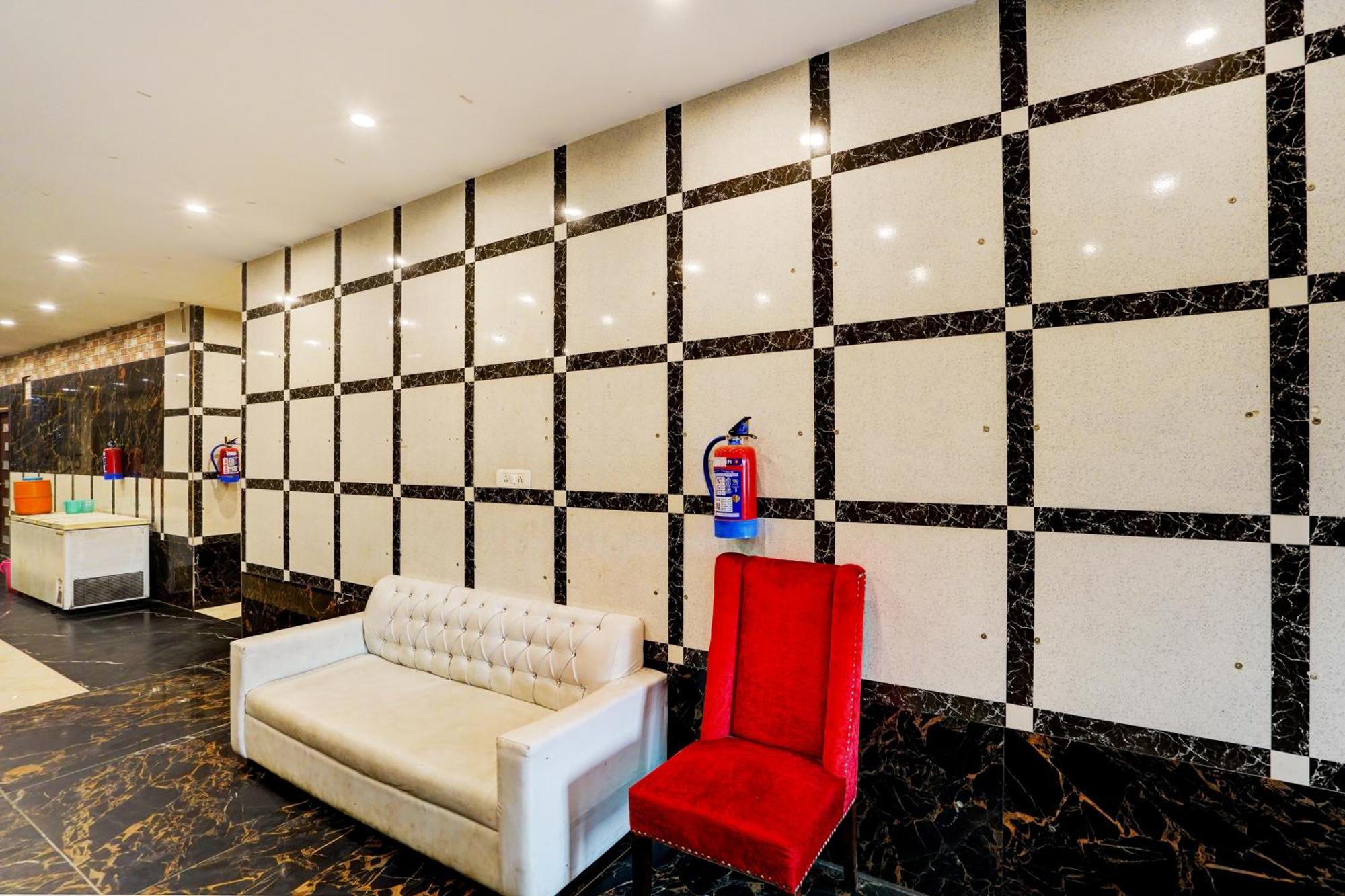 Hotel O Blue Vibes Meerut Bagian luar foto