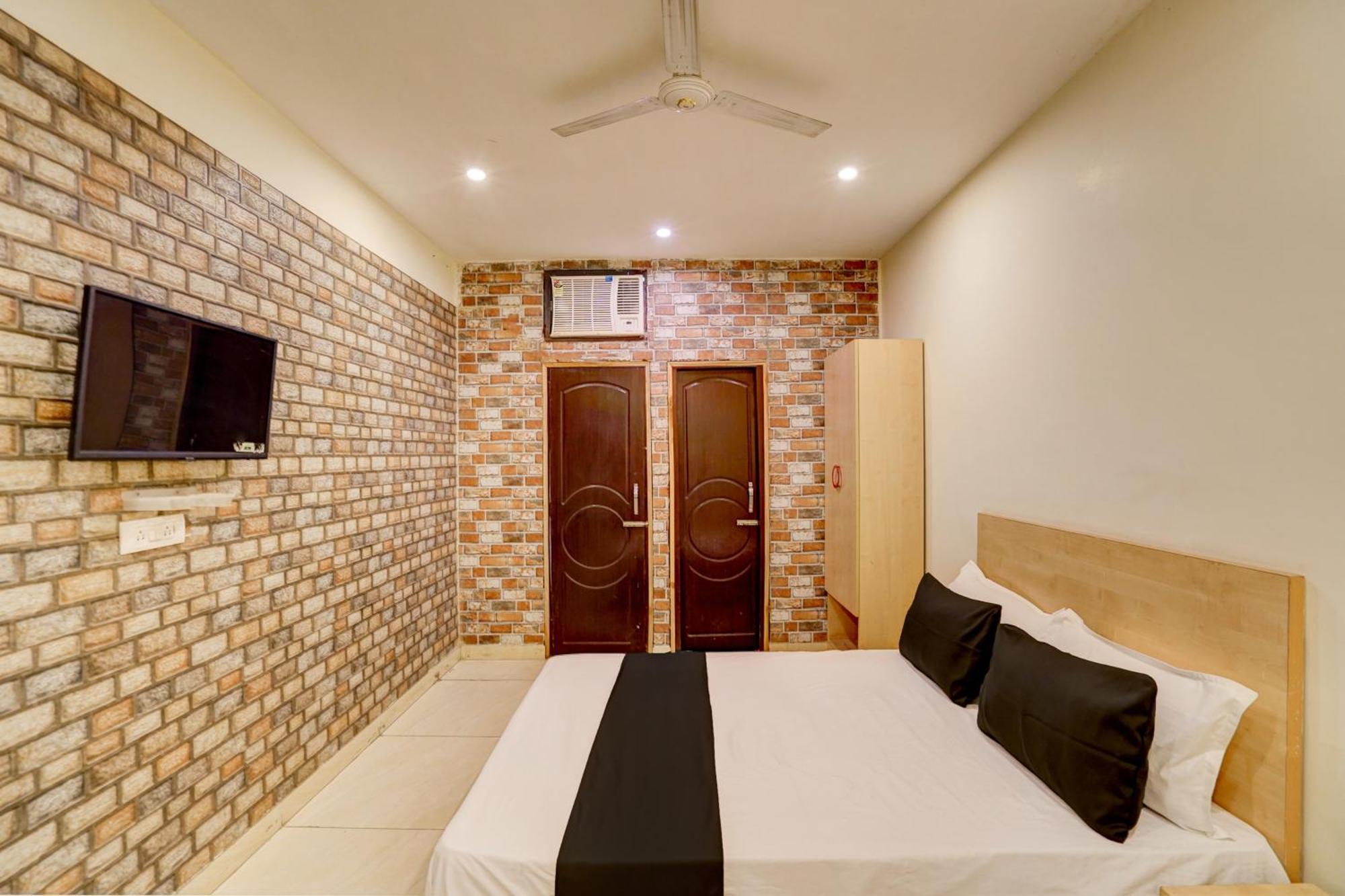Hotel O Blue Vibes Meerut Bagian luar foto