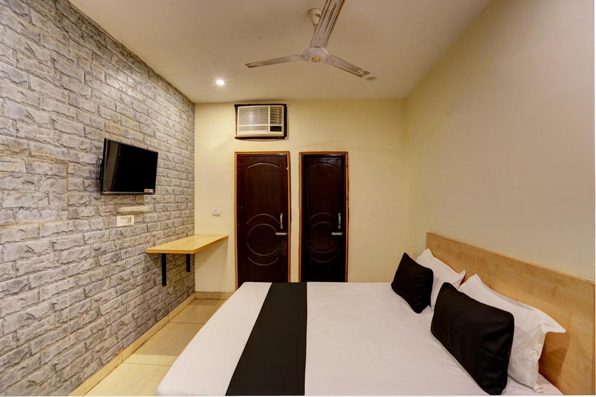 Hotel O Blue Vibes Meerut Bagian luar foto