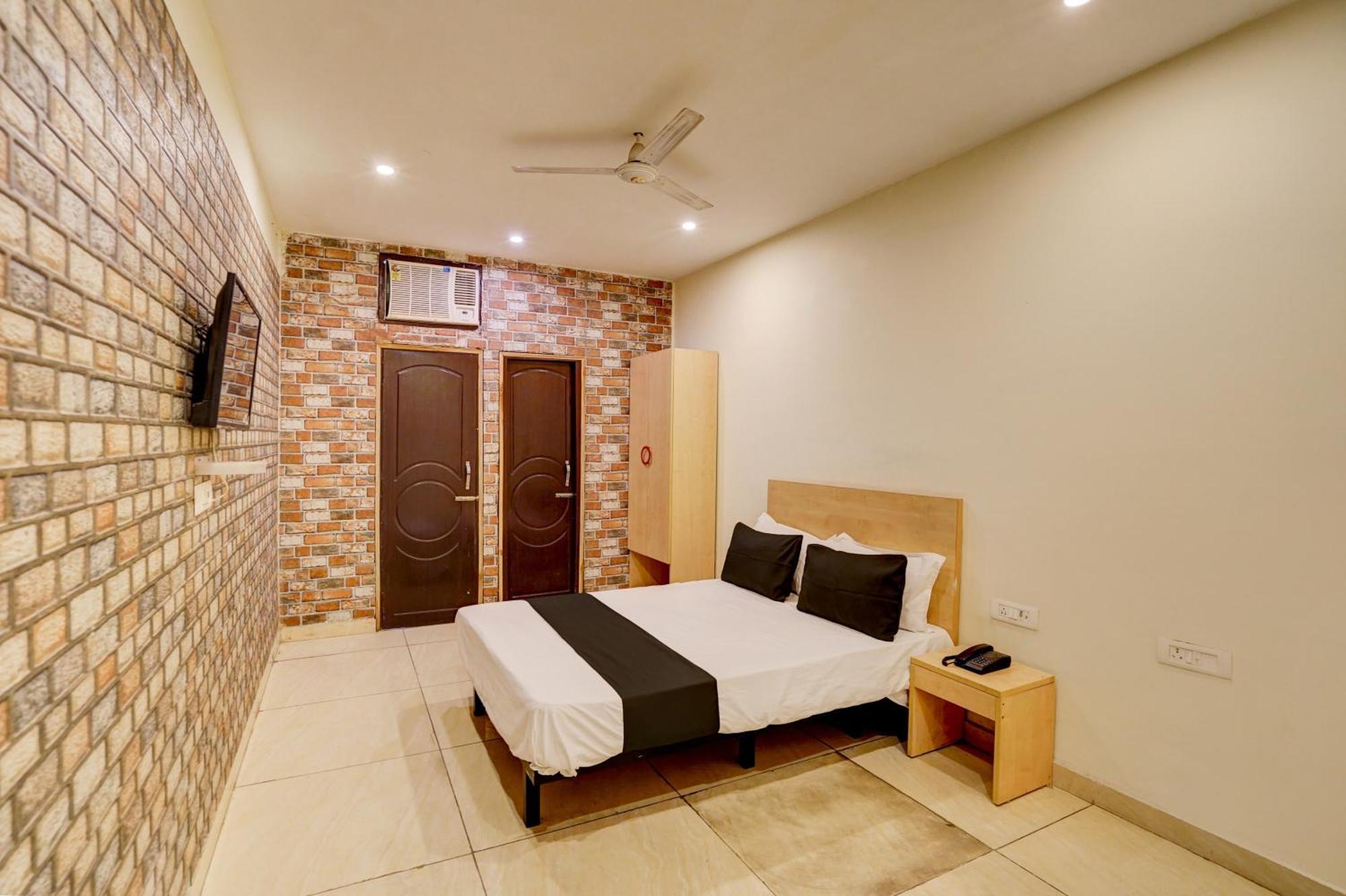 Hotel O Blue Vibes Meerut Bagian luar foto