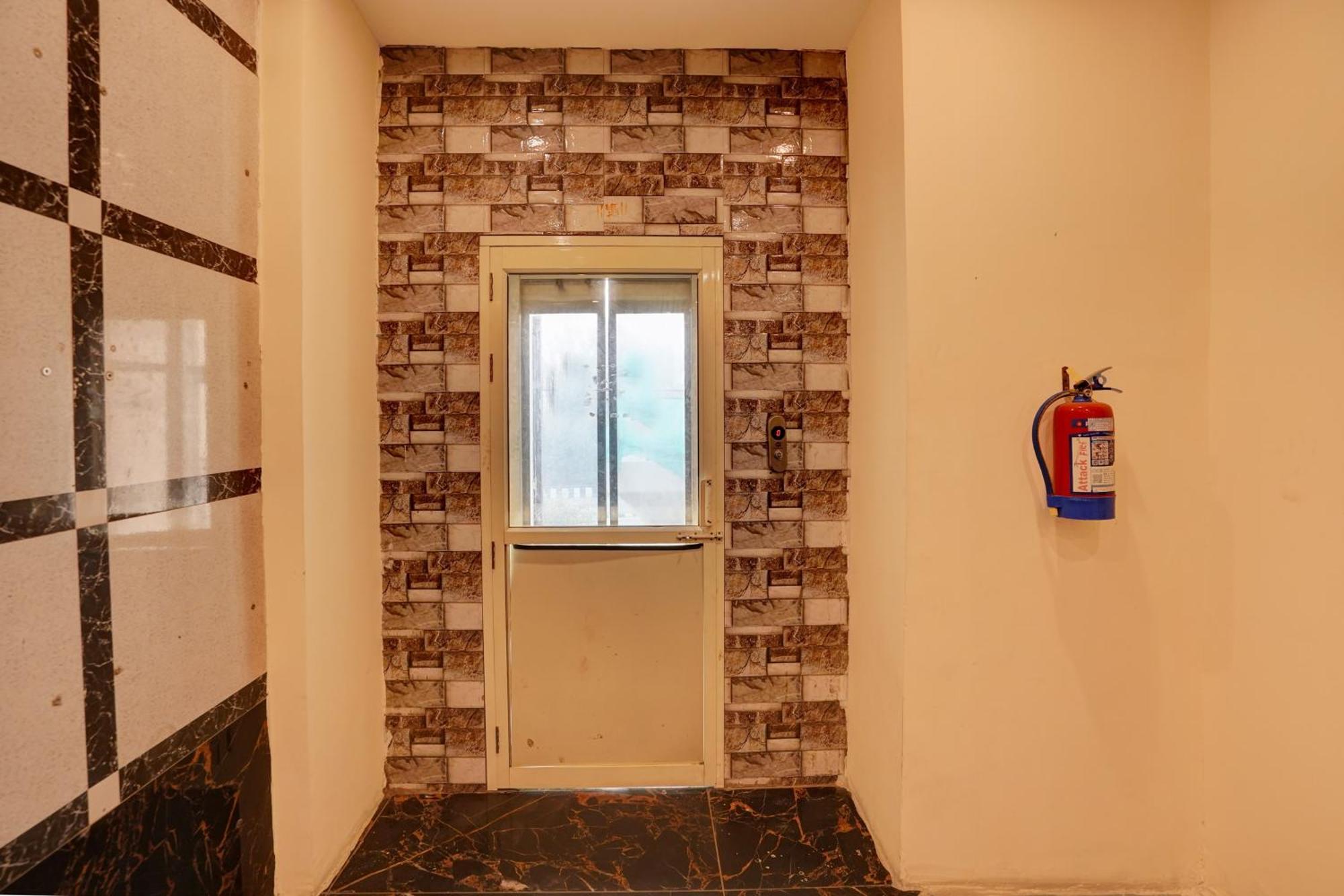 Hotel O Blue Vibes Meerut Bagian luar foto