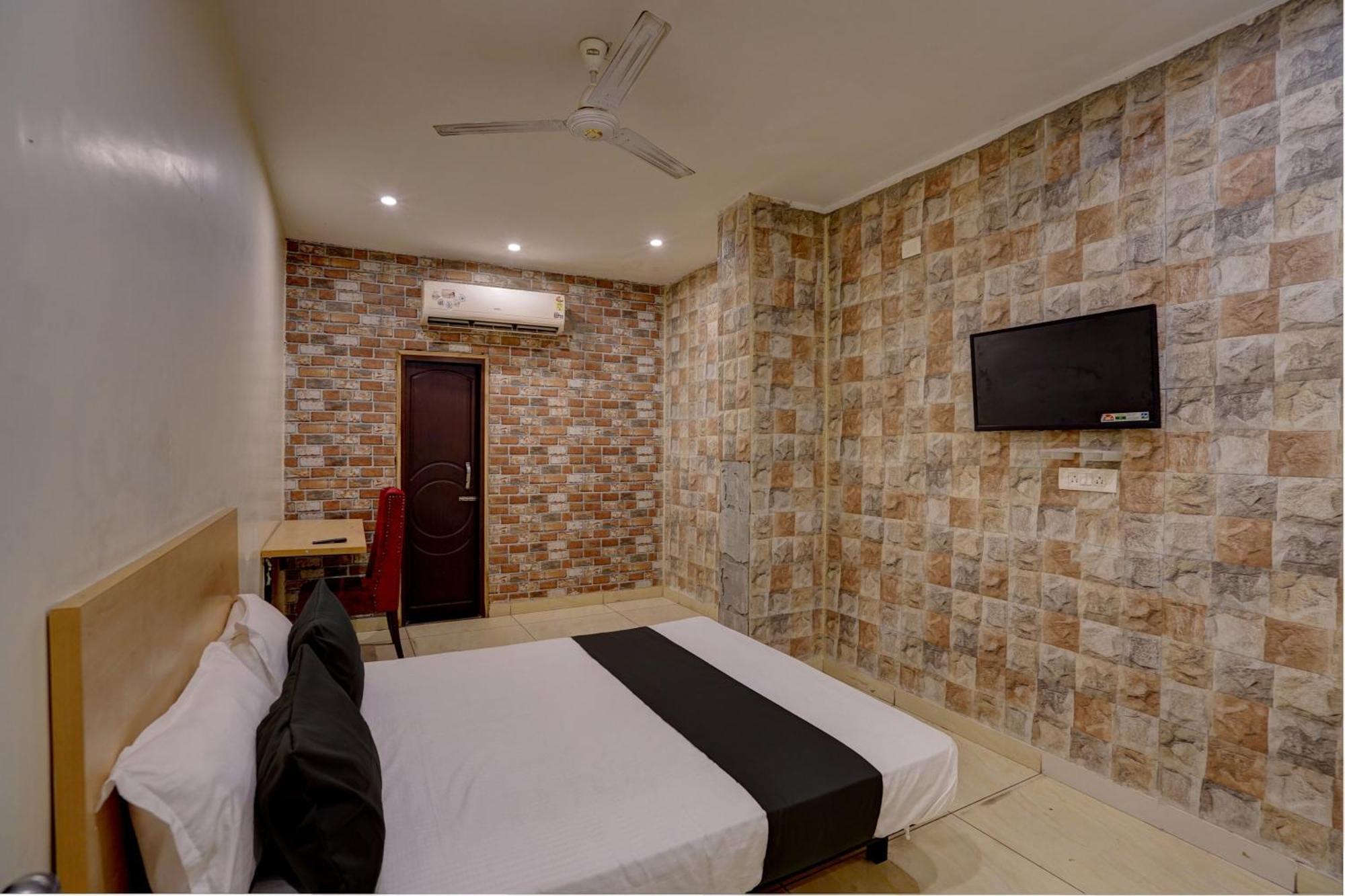 Hotel O Blue Vibes Meerut Bagian luar foto