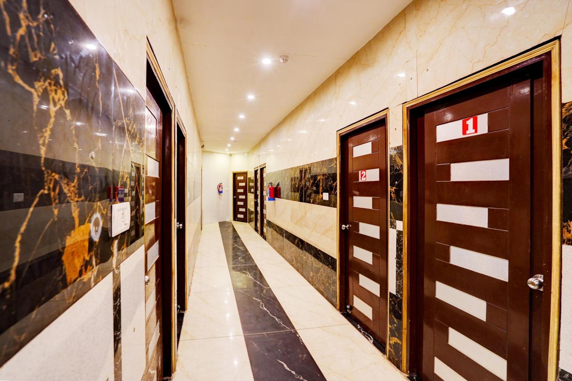 Hotel O Blue Vibes Meerut Bagian luar foto