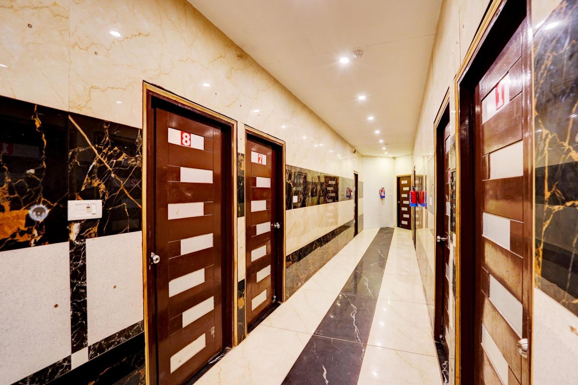 Hotel O Blue Vibes Meerut Bagian luar foto