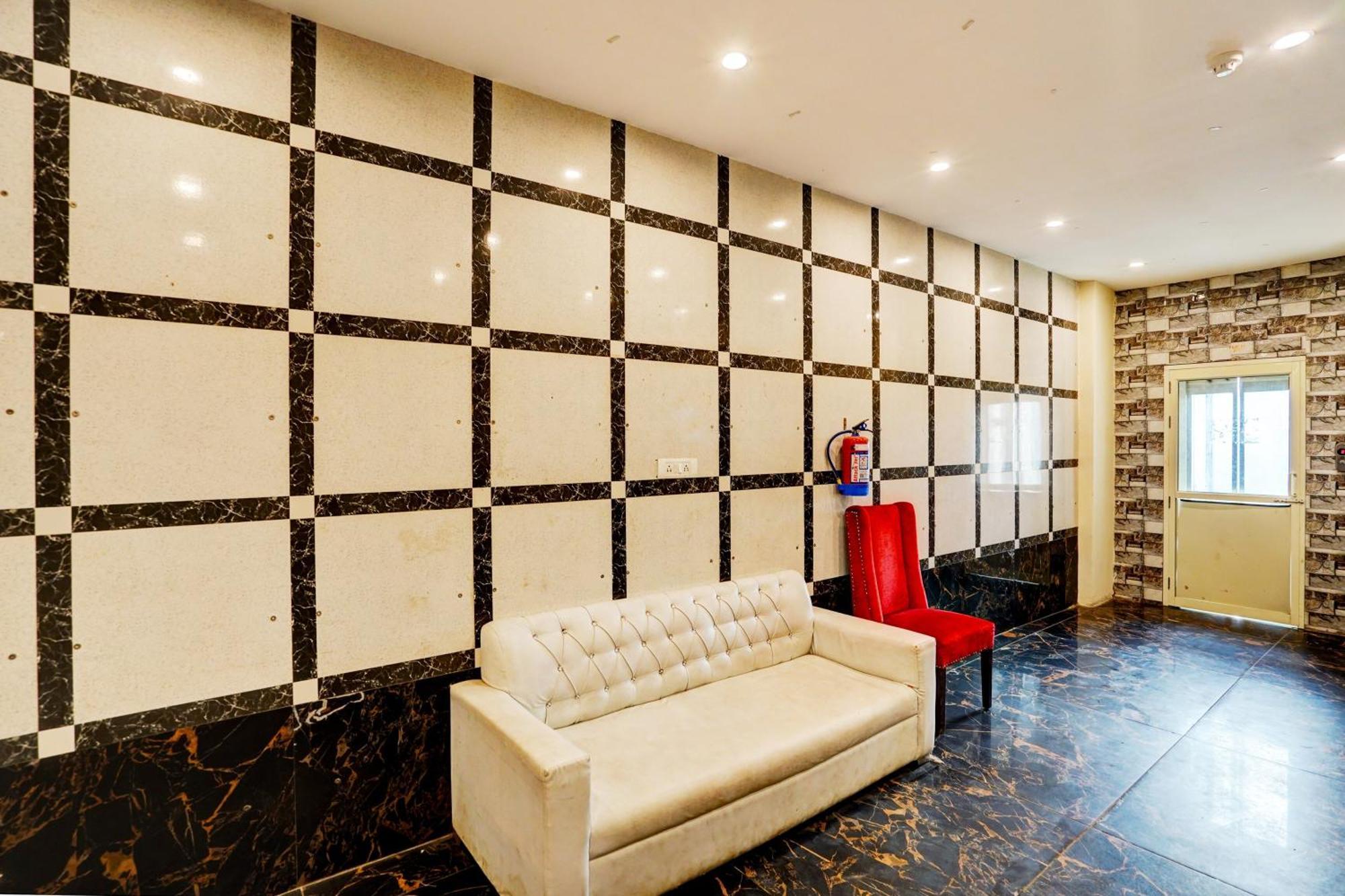 Hotel O Blue Vibes Meerut Bagian luar foto