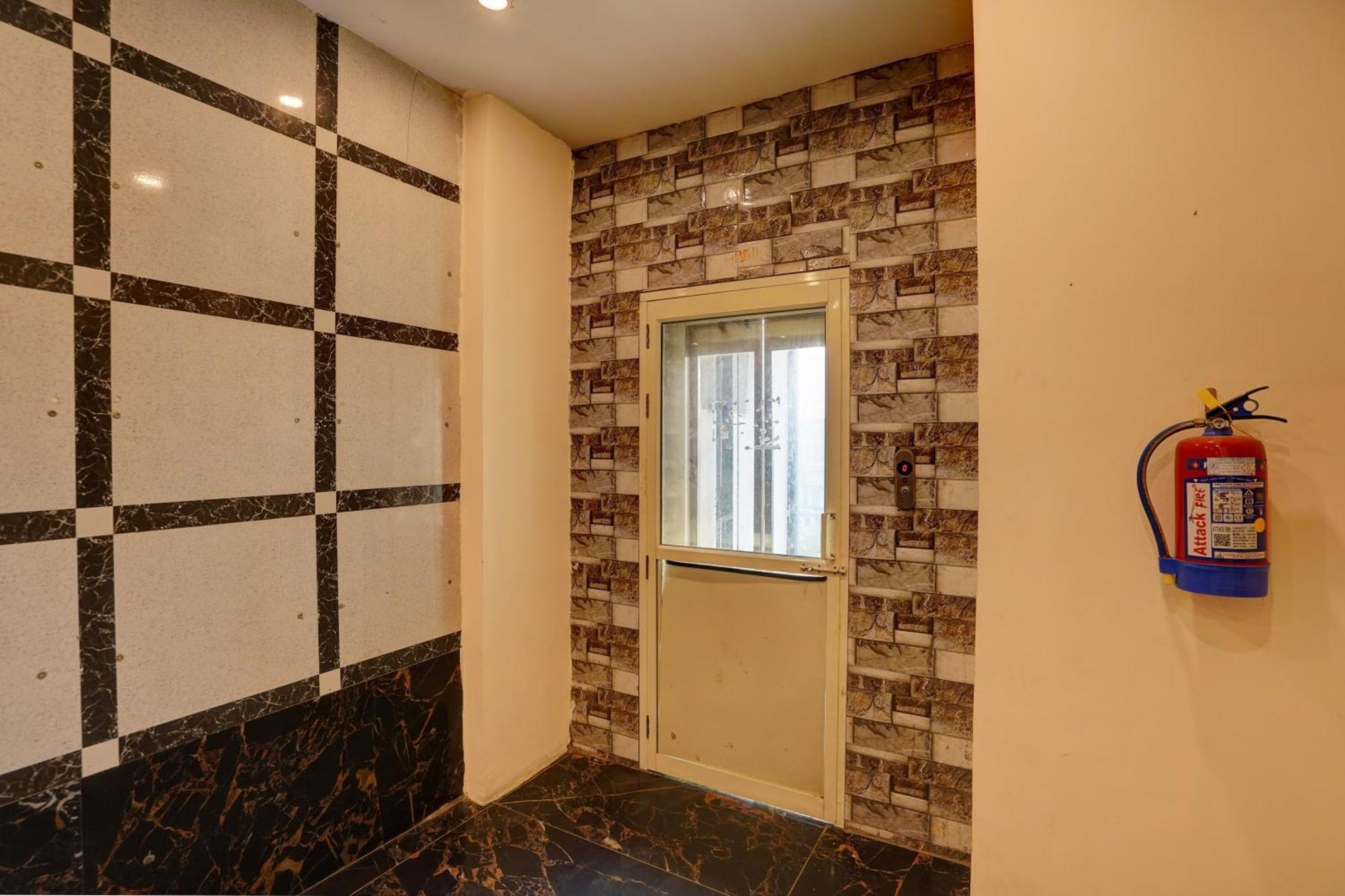 Hotel O Blue Vibes Meerut Bagian luar foto